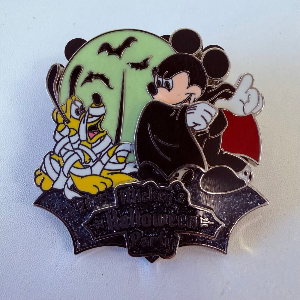 Disney Parks 2015 Mickey's Halloween Party Glow-In-The-Dark Pluto Movable Pin